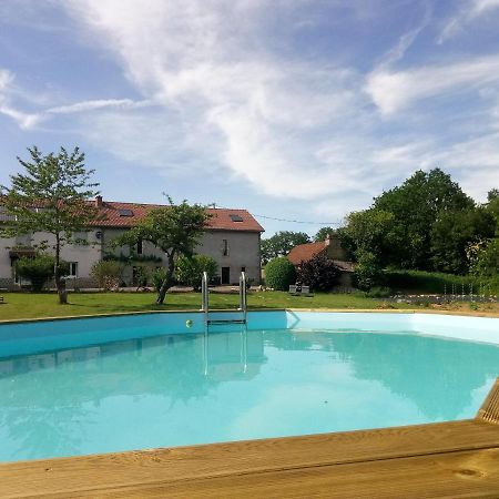 Chambres D'Hotes Quatre Mains Saint-Priest-des-Champs Exterior foto